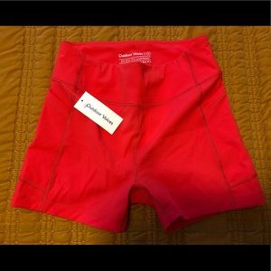 Outdoor Voices: Zoom 3.5” Short in Poppy